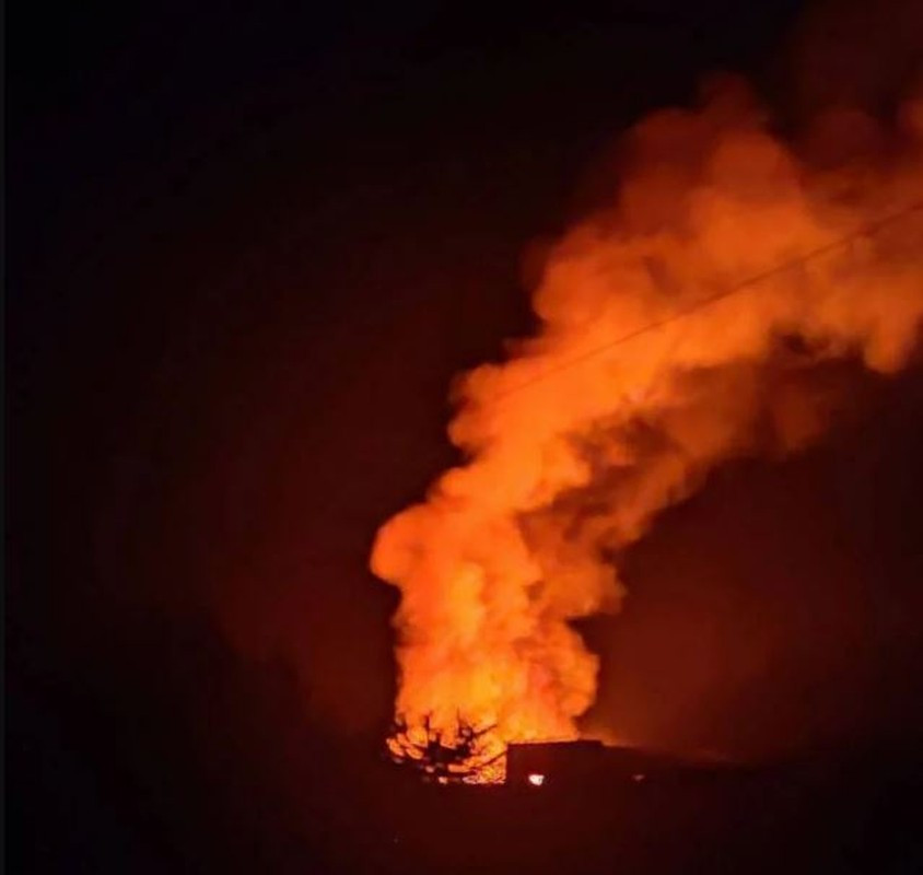 Ngoài thiệt hại vật chất do vụ nổ gây ra, quả bom FAB-500 còn có thể tác động tâm lý không nhỏ đối với binh lính khu vực xung quanh. Tiếng nổ lớn và ánh sáng chói lóa của vụ nổ, có thể gây sợ hãi và hoảng loạn, và sự tàn phá do quả bom gây ra, có thể để lại ấn tượng lâu dài cho những người chứng kiến. Ảnh: AS.