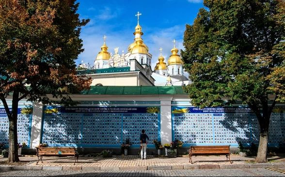 Còn theo tuyên bố chính thức của Ukraine, tổn thất trong chiến đấu của AFU chỉ là “một phần nhỏ”, so với RFAF; tuy nhiên, sức mạnh chiến đấu của AFU trên chiến trường thực tế chỉ bằng một phần nhỏ so với RFAF. Điều này không thể thiệt hại của RFAF trên chiến trường, lớn hơn AFU; đó chắc chắn là điều vô lý.