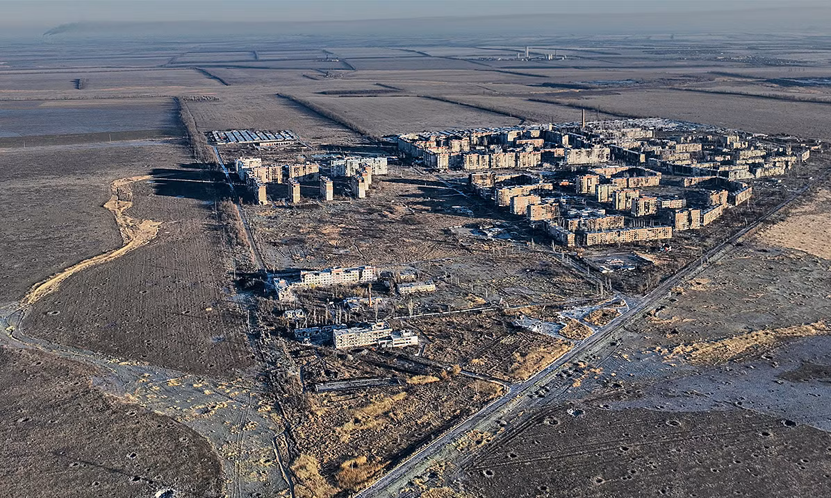 Mặt khác, trong quá trình tấn công cứ điểm Ugledar ở nam Donetsk, RFAF có thể dọn dẹp nhiều thi thể khác nhau mà AFU để lại trong khu vực. Trong so sánh này, AFU thực sự khó kiểm soát và dọn dẹp thi thể binh sĩ Nga. Ngoại trừ các hoạt động tấn công ở Kursk, các tình huống khác mà AFU có thể thu thập binh sĩ Nga, rất có thể là sau khi đơn vị tấn công của Nga thất bại, họ rút lui mà không kịp lấy thi thể. 