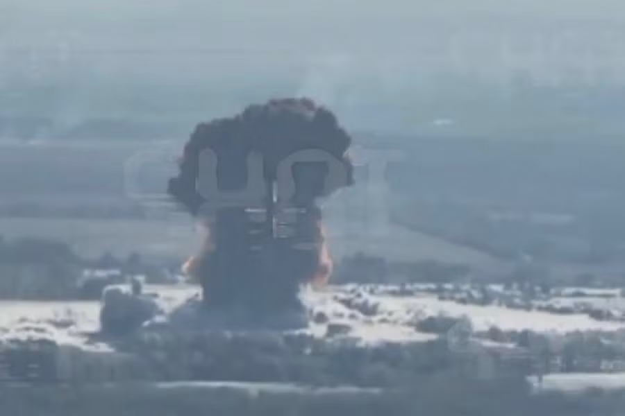 Hơn nữa, giống như sự so sánh lực lượng giữa Nga và Ukraine hiện nay, chất lượng binh lính, trình độ trang bị và cường độ hỏa lực của RFAF nhìn chung đều cao hơn quân Ukraine trong thực chiến, thậm chí lợi thế về sức mạnh hỏa lực ít nhất là gấp ba lần. 