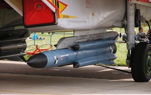 Tờ Eurasian Times của Ấn Độ có bài phân tích cho biết, sau khi quân đội Nga tiến hành cuộc tấn công bằng tên lửa Kalib và Iskander, Không quân Nga đã phóng tên lửa chống radar tầm xa Kh-31PD. Để bắn hạ tên lửa Kalib và Iskander, hệ thống phòng không của NATO mà Ukraine được trang bị đã kích hoạt, khiến chúng trở thành mục tiêu của Kh-31PD.