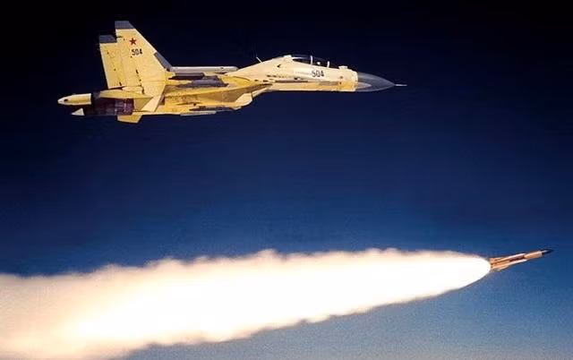 Nga và Ukraine hiện đang bị mắc kẹt trong một cuộc xung đột giằng co và tiêu hao. Để tiêu diệt các radar do NATO cung cấp cho Ukraine, quân đội Nga đã áp dụng phương pháp tác chiến mới gọi là “chiến thuật thả mồi câu cá”.