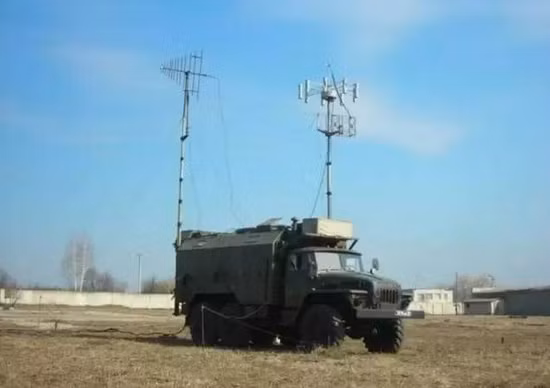 Rạng sáng 11/7/2014, quân đội Nga đã "đột nhập" thành công vào hệ thống mạng của sở chỉ huy sư đoàn Ukraine và làm nhiễu sóng bộ đàm của toàn bộ khu vực tác chiến; như vậy các hệ thống liên lạc vô tuyến giữa các phân đội và lên cấp trên hoàn toàn bị tê liệt.