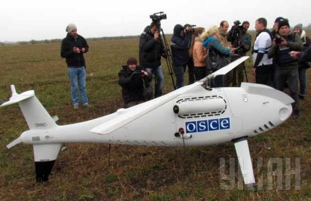 OSCE báo cáo rằng, số lượng nhiễu điện tử nhận được đã tăng mạnh vào mùa xuân năm nay. Vào tháng 2, các máy bay không người lái của OSCE đã nhận được tín hiệu nhiễu trong 16% nhiệm vụ; con số này đã tăng lên 28% vào tháng 3 và tăng lên 58% vào tháng 4.