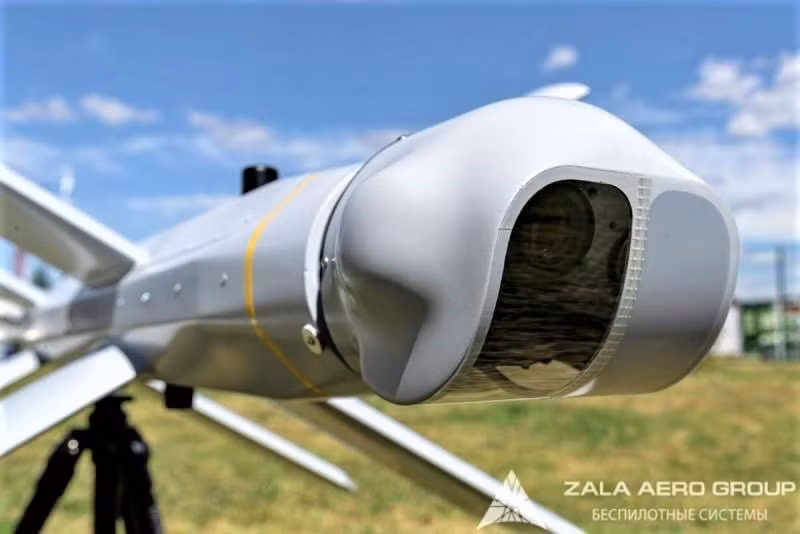 Một nhược điểm nữa của UAV tự sát "Lancet" là thiết kế tích hợp của hệ thống không đủ tốt, cánh không thể gập lại, đường ray phóng quá dài và nặng, không thuận lợi cho việc mang vác trong các hoạt động chiến đấu độc lập.