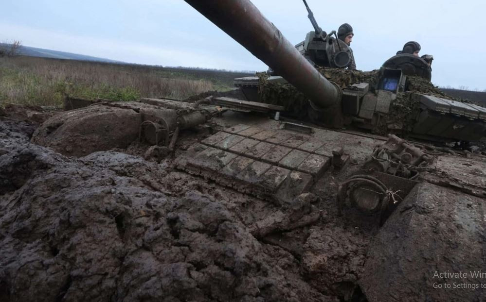 Theo trang web Global Military Report, trên chiến tuyến Avdiivka, quân Nga và Ukraine đã giao tranh ác liệt. Dưới ảnh hưởng của thời tiết xấu và bãi mìn, cả hai bên chỉ có thể chiến đấu trong bùn lầy.