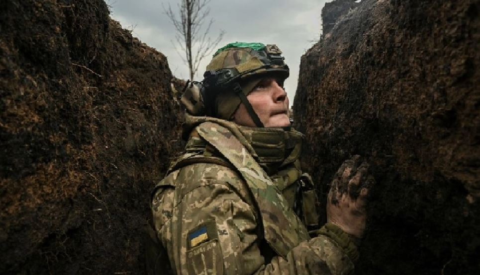 Trong khi đó, Quân đội Ukraine báo cáo tổn thất nặng nề ở mặt trận Kursk, khi Kiev thừa nhận việc họ mất quyền kiểm soát một phần đáng kể các vùng lãnh thổ bị chiếm đóng trước đây ở khu vực Kursk. Theo thông tin mới nhất, Quân đội Nga đang tích cực tiến quân trong khu vực, tái chiếm một số khu định cư và gia tăng áp lực lên các vị trí của Ukraine.