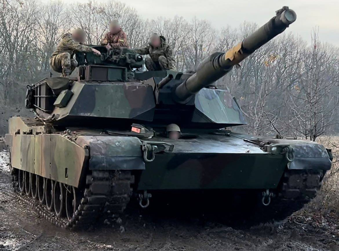 Chuyên gia David Axe cũng cho rằng, nếu Ukraine tiếp tục tung xe tăng M1A1 SA Abrams vào chiến đấu, thì họ tiếp tục hứng chịu những tổn thất, bao gồm cả những tổn thất không thể khắc phục được do mìn, pháo và có thể là các xe tăng khác.
