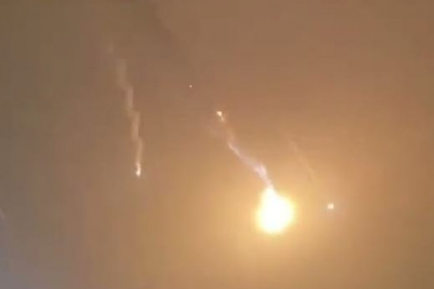 "Nếu tính đến vị trí rơi của chiếc MiG-21 trên Biển Đen, thì chỉ có tên lửa của tổ hợp phòng không tầm xa S-300 của Ukraine mới có thể bắn hạ”; hết lời dẫn.