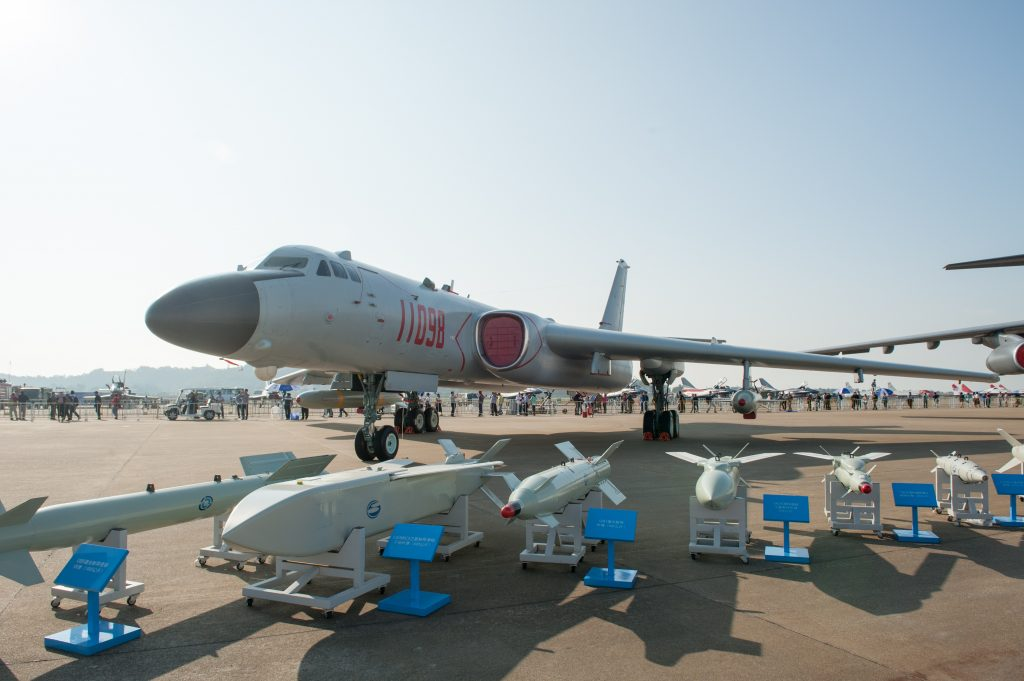 Ở thời điểm hiện tại, Không quân Trung Quốc hoàn toàn có thể thực hiện một cuộc tấn công hạt nhân với các máy bay ném bom tầm xa H-6N (có khả năng tiếp nhiên liệu trên không). Điều này đánh dấu sự trở lại của nhánh không quân trong bộ 3 hạt nhân của Bắc Kinh.