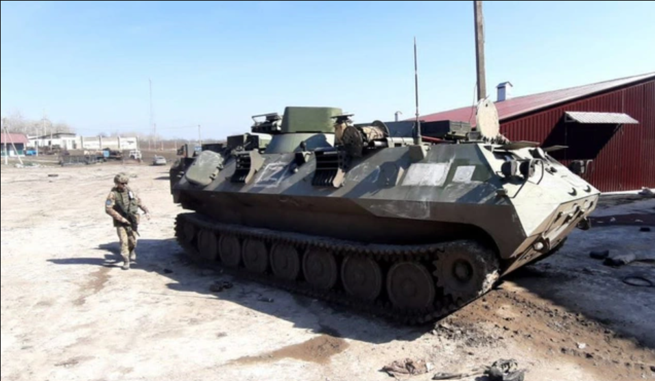 Số lượng chip tương tự (35 linh kiện) cũng đã được tìm thấy trong radar trinh sát pháo binh của quân đội Nga 9S932-1. Nga đã tích hợp thiết bị radar tương tự vào hai hệ thống phòng không và hai loại trực thăng. Tức là chỉ trong hai hệ thống vũ khí, Nga sử dụng 70 con chip do Mỹ sản xuất. 