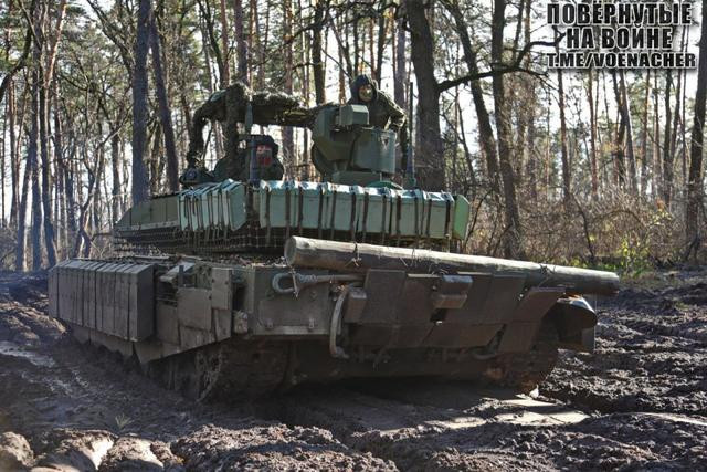 Mặc dù cả Nga và Ukraine đều không ngừng hoạt động chiến đấu, nhưng hành động của quân đội Ukraine và Nga trên chiến trường quả thực đã bị chậm lại. “Mùa bùn” khét tiếng đã đến trên đất nước bị chiến tranh tàn phá.