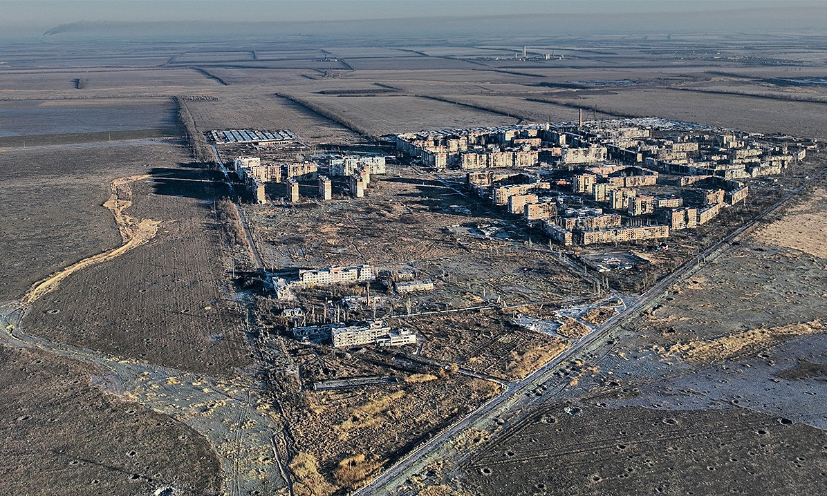 Theo các chuyên gia, trong chiến dịch tấn công pháo đài Ugledar ở Nam Donetsk, buộc RFAF phải bỏ chiến thuật cơ động và tấn công bằng các đoàn xe bọc thép lớn, mà sử dụng chiến thuật dùng lực lượng nhỏ tấn công liên tục vào bên sườn và cắt đứt tuyến bảo đảm hậu cần của đối phương và đã thành công.