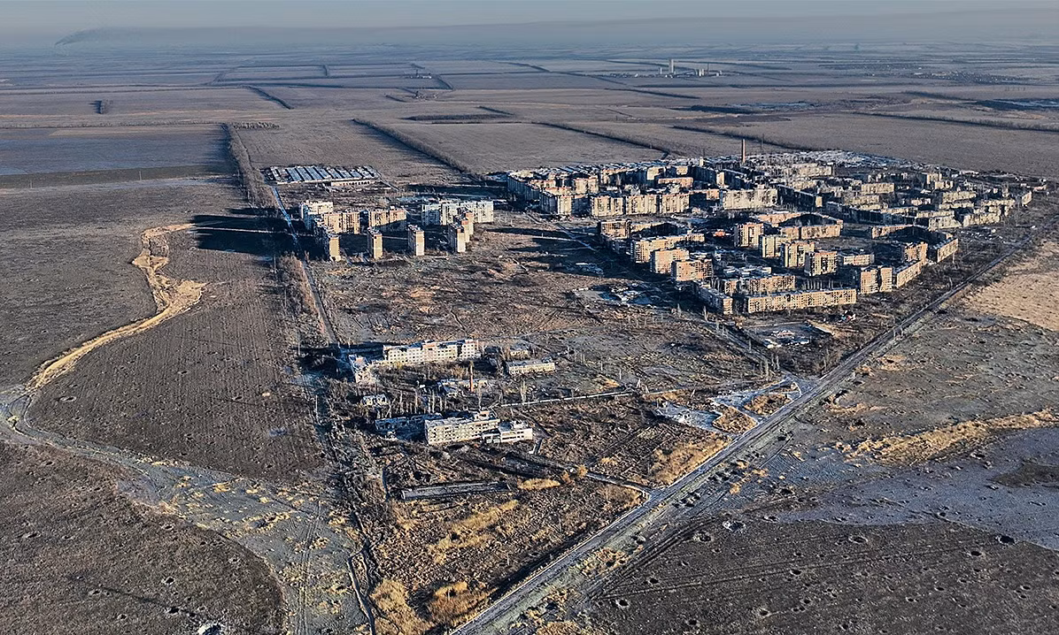 Theo các chuyên gia, trong chiến dịch tấn công pháo đài Ugledar ở Nam Donetsk, buộc RFAF phải bỏ chiến thuật cơ động và tấn công bằng các đoàn xe bọc thép lớn, mà sử dụng chiến thuật dùng lực lượng nhỏ tấn công liên tục vào bên sườn và cắt đứt tuyến bảo đảm hậu cần của đối phương và đã thành công.