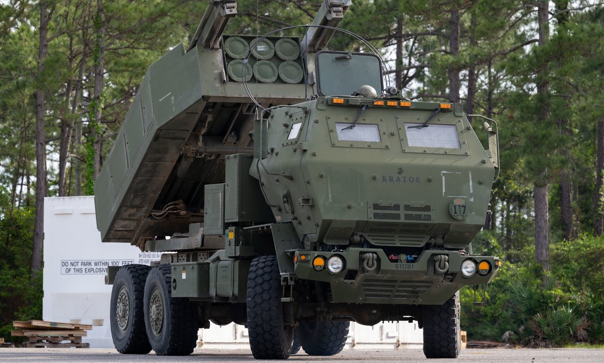 Theo thống kê không chính thức, đây là bệ phóng HIMARS thứ 8 của Ukraine bị phá hủy trong vòng một tháng rưỡi qua. Nhưng số liệu chính thức do người đứng đầu Bộ Quốc phòng Nga Sergei Shoigu công bố là khiêm tốn hơn, chỉ là 6 bệ phóng.