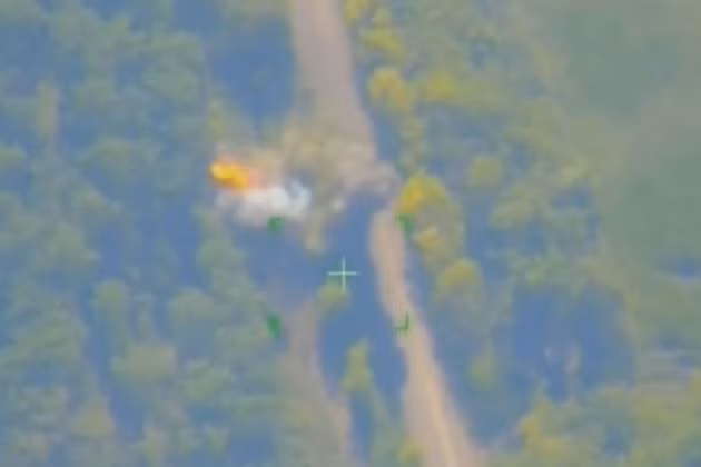 Việc vũ khí của phương Tây đang dần bị Nga “bắt bài” ở chiến trường Ukraine, mới đây trang Anna News, đã đăng một video về vụ phá hủy một bệ phóng tên lửa cơ động HIMARS của Quân đội Ukraine.