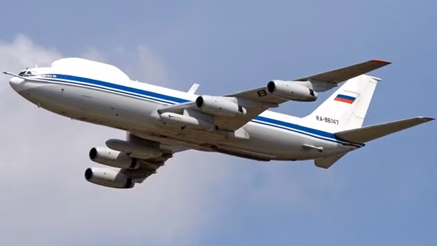 Trong bối cảnh cả Nga và Ukraine đang tố cáo nhau tiến hành các hành động khiêu khích lẫn nhau; thì trên bầu trời Nga, lần thứ hai, chiếc máy bay Il-96-300PU, dùng để chỉ huy các lực lượng vũ trang Nga trong trường hợp xảy ra chiến tranh hạt nhân, đã bay gần biên giới Ukraine.