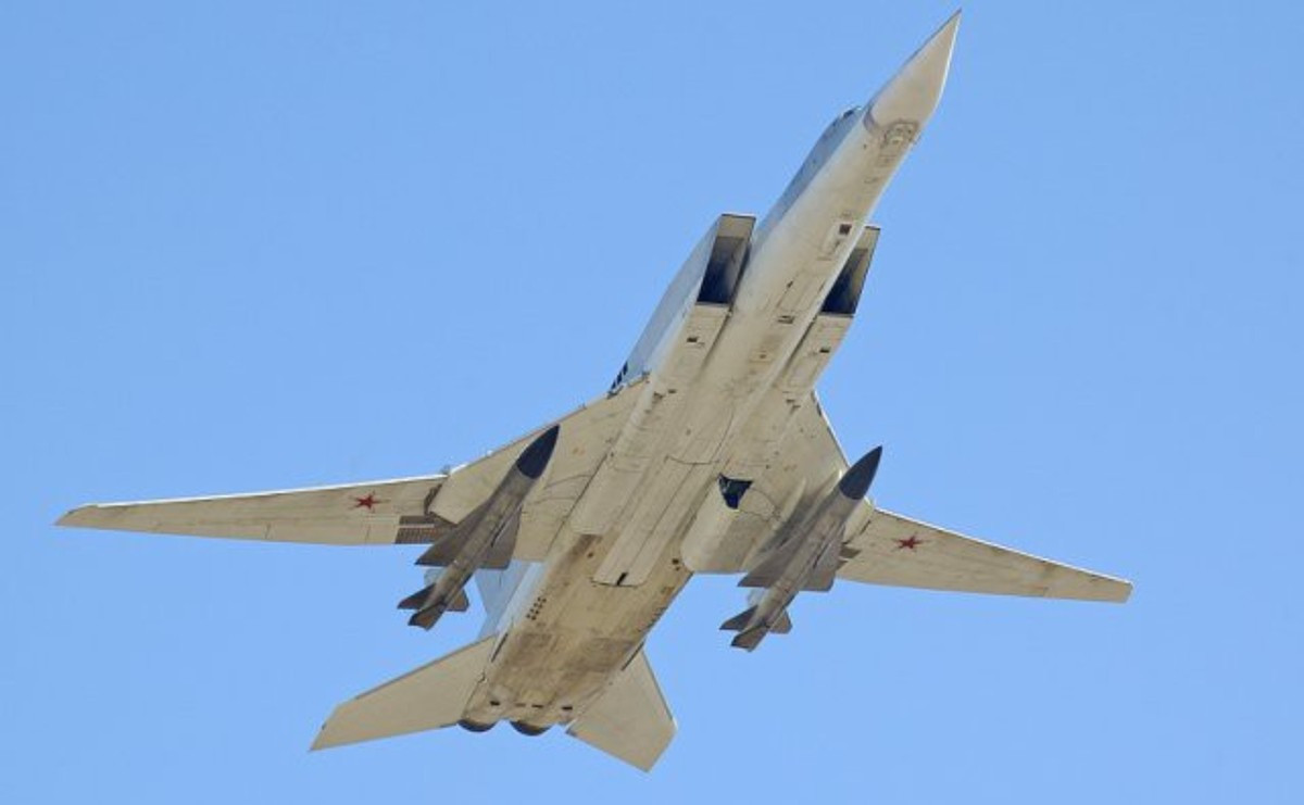 Sau khi Ukraine quay lưng lại với phương Tây, nước này đã tự nguyện loại bỏ 423 tên lửa Kh-22, bao gồm việc bàn giao 386 tên lửa để khấu trừ vào khoản nợ vào năm 2000, để trả món nợ lịch sử cho Nga. Do đó, Nga vẫn còn trong tay ít nhất khoảng 400 tên lửa Kh-22. 