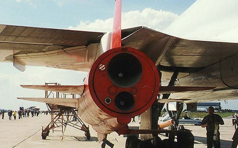 Vào tháng 8/2000, máy bay Tu-22M2 đã tiến hành 2 lần phóng thử nghiệm, sau khi phóng 3 tên lửa Kh-22, cho kết quả hoạt động bình thường; trong đó 2 quả trúng mục tiêu sà lan và 1 chiếc bị bắn rơi bởi một chiếc Su-27, đang thực hiện nhiệm vụ huấn luyện đánh chặn.