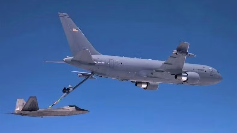 Đối với Bộ Tổng tham mưu Quân đội Nga, việc vô hiệu hóa hạm đội hỗ trợ trên không này, cũng đồng nghĩa như “chọc mù” hết “tai mắt” của phi đội máy bay chiến đấu của NATO, do phi đội máy bay chiến đấu của NATO phụ thuộc quá nhiều vào các loại máy bay này.