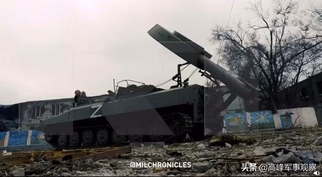 Để đạt được mục tiêu này, lực lượng đặc nhiệm của Nga đã sử dụng các chiến thuật thuần thục của chiến trường Syria và sử dụng xe công binh phá mìn UR-77 Meteor, để thực hiện các cuộc tấn công định hướng, nhằm đảm bảo an toàn cho các đơn vị công binh DPR và giảm thiểu thương vong.