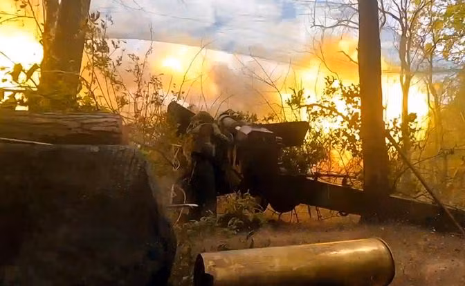 Với việc viện trợ của Mỹ và phương Tây dành cho Ukraine suy yếu đáng kể, ngày càng có nhiều cựu chiến binh ưu tú bị tiêu hao và hầu như tất cả các chiến trường đều tràn ngập tân binh. Chỉ huy chiến trường của Quân đội Ukraine biết rõ hơn ai hết về khoảng cách sức mạnh giữa họ và Quân đội Nga.