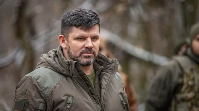 Tuy nhiên, Tổng thống Ukraine Volodymyr Zelensky đánh giá cao khả năng tuân thủ mệnh lệnh cấp trên, sự thực hiện quyết đoán và lòng trung thành chính trị cao độ của tướng Gennatov hơn. Đây là vị tướng cao cấp có thể chiến đấu kiên cường, thực hiện mệnh lệnh một cách kiên quyết và có thể kiểm soát được.