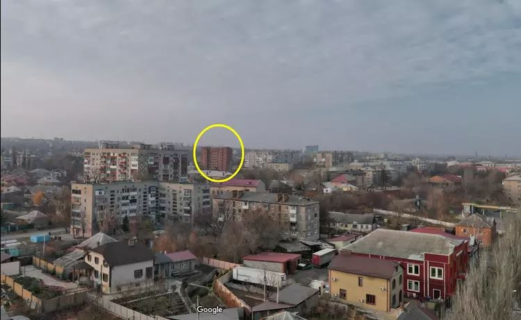 Trên chiến trường Bakhmut, tòa nhà của Cục thuế Bakhmut do quân đội Ukraine chốt giữ, đã bị bom dẫn đường của Không quân Nga phá hủy hoàn toàn; đơn vị quân đội Ukraine ở đây chuẩn bị phản công, nhưng buộc phải rút vào đường hầm để ẩn náu.