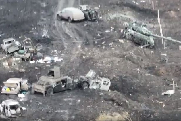 Do đó, hai gọng kìm phía bắc và phía nam của Bakhmut sẽ hợp vây nhằm chiếm giữ các điểm cao tại Chasov Yar. Sau khi chiếm được Chasov Yar, chẳng những giải tỏa được mối nguy hiểm cho lực lượng ở thành phố Bakhmut, mà quân Nga còn có thể lợi dụng địa hình trên cao của Chasov Yar, để bắn phá Slavyansk, vị trí nòng cốt của quân Ukraine tại Donetsk.