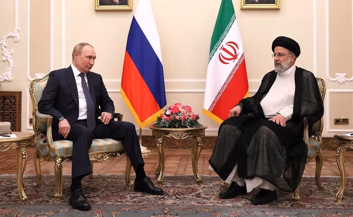 Trong khi tăng cường hợp tác quân sự, Nga và Iran cũng đang tăng cường hợp tác trong các lĩnh vực kinh tế, thương mại, tài chính, hàng không vũ trụ, sản xuất công nghiệp và năng lượng.