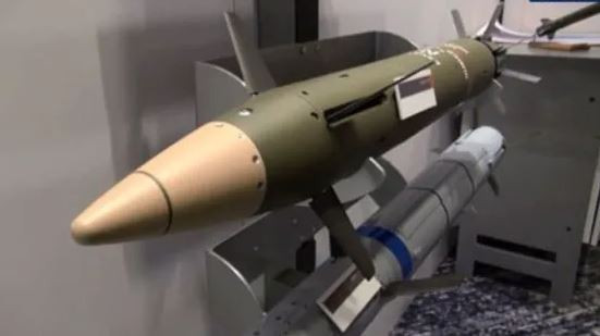 Với những tiến bộ về điện tử và hệ thống định vị toàn cầu (GPS), pháo binh giờ đây có thể tấn công từ xa giống như những khẩu súng bắn tỉa khổng lồ. Độ chính xác của pháo binh cũng tăng từ lệch cả trăm mét, giờ tới hàng mét.