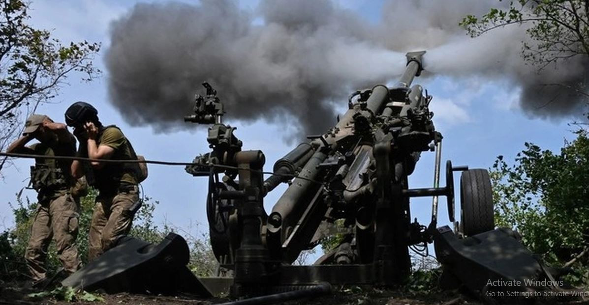 Vì vậy, quân đội Ukraine đã chọn một cách khác là tăng quân để phòng thủ, nhằm cầm chân quân Nga. Tờ Sina của Trung Quốc cho rằng, quân đội Ukraine đã rất nỗ lực thuyết phục Tổng thống Zelensky đồng ý dừng các cuộc tấn công trên mọi mặt trận, bao gồm cả Bakhmut và Zaporizhia, để tăng viện đến Avdeevka. 