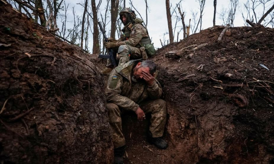 Một số nguồn tin Ukraine cho biết rằng, gần Pokrovsk, Quân đội Nga đang tiến nhanh đến mức “ngày mai quân Ukraine có thể thức dậy mà không có thành phố”. Tất nhiên, đây không phải theo nghĩa đen về việc họ sẽ mất Pokrovsk vào ngày mai, nhưng phía Ukraine lo lắng rằng việc chống lại một cuộc tấn công dữ dội như vậy ngày càng trở nên khó khăn hơn.