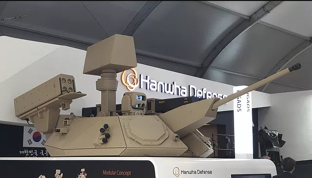 Không chỉ thiết kế với mô-đun cảm biến hay vũ khí, chính tháp pháo của Biho II cũng rất linh hoạt; tháp pháo này không chỉ gắn trên xe tự hành bánh hơi, bánh xích, mà còn có thể thay đổi để bố trí trên bệ xe kéo, xe tải hay các tàu tuần tra cỡ nhỏ.