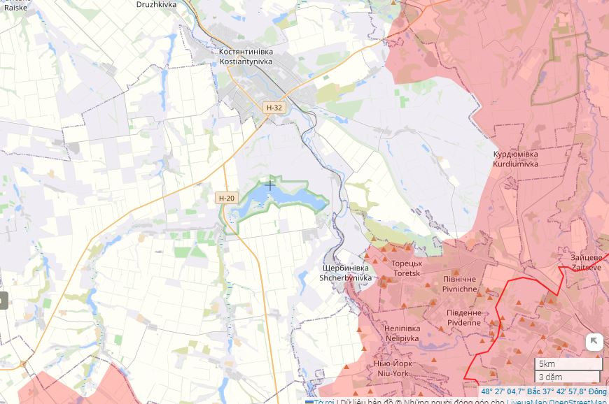 Theo thông tin mới nhất, thành phố Konstantinovka, nơi từ lâu đã là một trong những trung tâm hậu cần lớn nhất của Kiev ở Donbass, cũng có sự di chuyển của các đơn vị Ukraine về phía hồ chứa Kleban-Byk. Đây là một trong số ít hồ chứa vẫn nằm dưới sự kiểm soát của Ukraine ở Donbass. Trước đó, họ đã mất quyền kiểm soát các hồ chứa Svetlodar, Karlovsky và Kurakhovsky. 