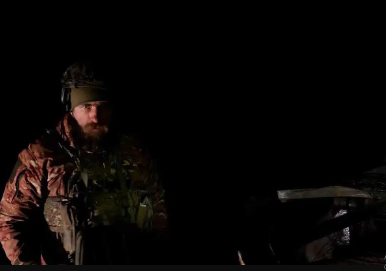 Ukraine đang cố gắng sử dụng hồ chứa nước Kleban-Byk như một rào cản tự nhiên, để xây dựng tuyến phòng thủ mới, nhằm ngăn bước tiến của Nga, tiến về phía Konstantinovka. Tuy nhiên, việc rút lui không hề an toàn cho quân Ukraine, khi hỏa lực pháo binh, UAV FPV của quân Nga, đang săn lùng họ.