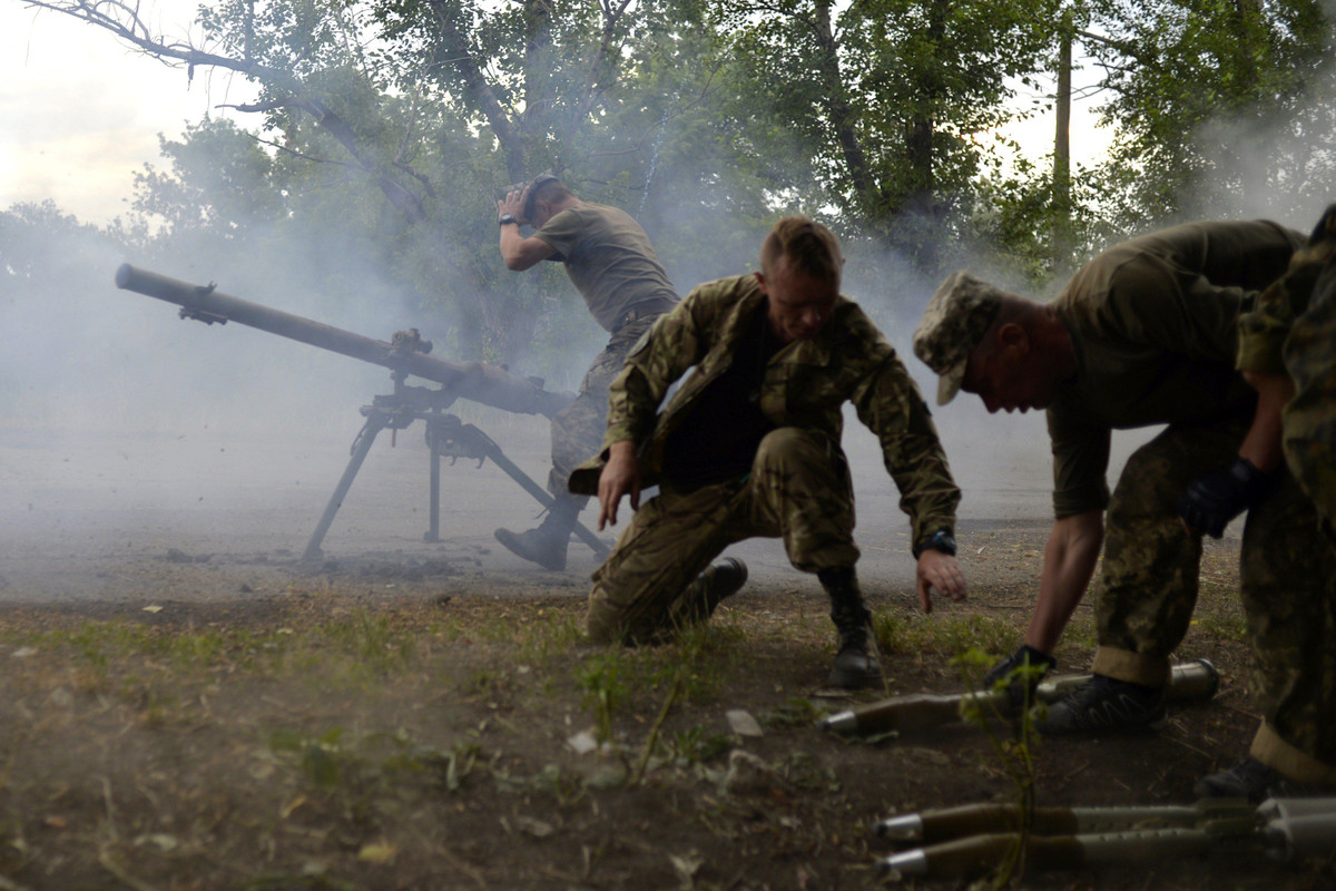 Các đơn vị tấn công của Nga (trong đó nổi bật là Storm Z và các đơn vị được thành lập trên cơ sở Quân đoàn 1 Donetsk, bao gồm cả trung đoàn “Somalia”) ngay lập tức chiếm được hai trong số ba tuyến chiến hào đầu tiên của Ukraine và một số khu vực kiên cố.