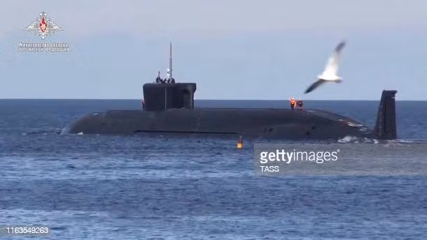 Đương nhiên, trong một cuộc chiến tranh thực sự, chiếc tàu ngầm sẽ bị các lực lượng săng ngầm của Mỹ phá hủy; trước khi con tàu có thể phóng số tên lửa mang đầu đạn hạt nhân D-5 vào mục tiêu. Qua đó cũng thấy khả năng săn ngầm của Mỹ tốt như thế nào.