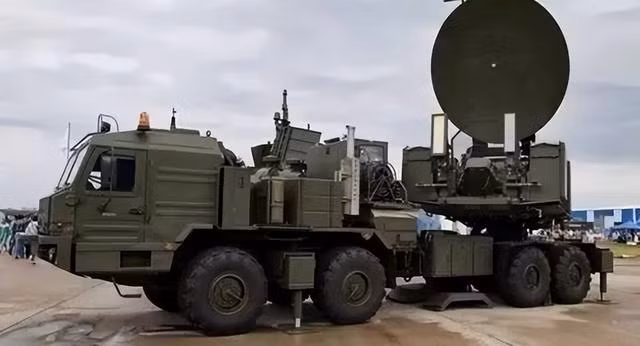 Quân đội Nga luôn có những nghiên cứu riêng trong lĩnh vực tác chiến điện tử và đã đạt được những thành tựu to lớn trên nhiều phương diện; nên cũng không khó hiểu, khi quân đội Nga đã đạt được kết quả tốt trong việc nhắm vào các điểm yếu của Ukraine đó chính là việc phụ thuộc vào UAV.