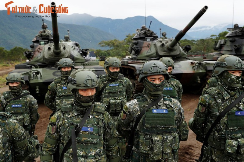 Bộ trưởng Quốc phòng Đài Loan lưu ý rằng, bất kỳ hành động nào của Đài Loan đều có thể được sử dụng như một cái cớ để Trung Quốc đại lục phát động các hành động thù địch; vì vậy Đài Bắc sẽ tự kiềm chế, để không kích động xung đột hoặc nổ ra chiến tranh.