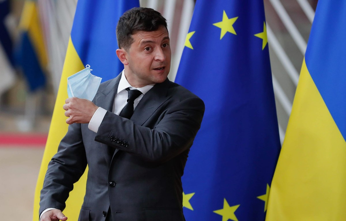 Còn Tổng thống Ukraine Volodymyr Zelensky bình luận về việc Quân đội nước này sử dụng máy bay không người lái TB2 ở khu vực Donbass và cho rằng, nước này sử dụng máy bay không người lái “để bảo vệ nền độc lập của mình”.