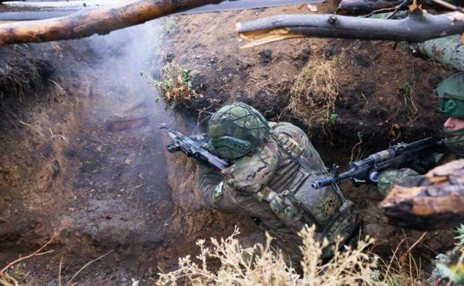 Các nhà phân tích dữ liệu quân sự phương Tây dự đoán trước thềm năm mới, Quân đội Nga (RFAF) sẽ giành được một số chiến thắng quan trọng. Ngay cả thời tiết xấu làm chậm bước tiến của các xe bọc thép hạng nhẹ cũng không ảnh hưởng đến lợi thế hoạt động của RFAF. Đặc biệt, chỉ trong tuần từ ngày 18 đến 24/11, RFAF đã chiếm được diện tích tới 235 km2 lãnh thổ của Ukraine; đây là con số cao nhất kể từ đầu năm.