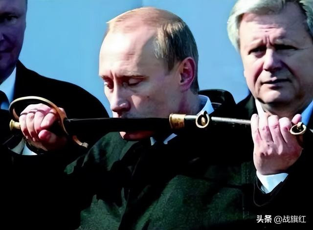 Lời cảnh báo của Tổng thống một quốc gia, hiện đang sở hữu gần một nửa số vũ khí hạt nhân trên thế giới, đó thực sự là lời răn đe với những ai dám “làm trầm trọng thêm tình hình” và lãnh đạo châu Âu phải lắng nghe, trước khi tình hình bị đẩy đi quá xa. 