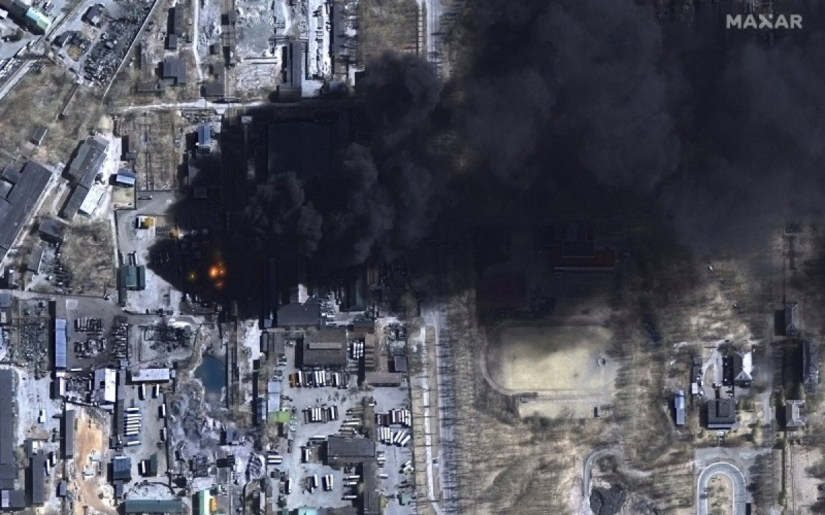 Lời cảnh báo lần này của Tổng thống Putin, nói về việc phương Tây làm "trầm trọng thêm tình hình" và "cuộc khủng hoảng nhân đạo", không chỉ ám chỉ cuộc khủng hoảng ở Ukraine, mà còn là cuộc khủng hoảng bao trùm toàn bộ châu Âu.