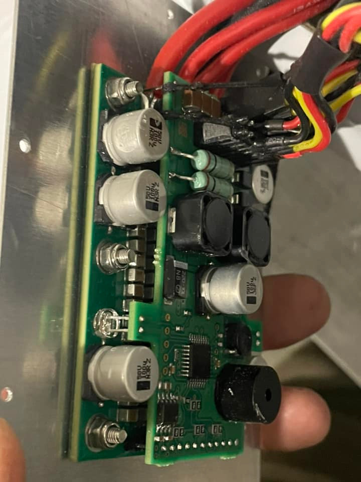 Những linh kiện điện tử của Mỹ sử dụng trên UAV Lancet của Nga (và nhiều vũ khí khác), ngay cả khi Mỹ không nhập khẩu vào Nga, thì Nga vẫn có thể có được nguồn cung lớn các linh kiện đó, thông qua các kênh khác. Đặc biệt là trong bối cảnh thương mại điện tử toàn cầu đang chiếm ưu thế như hiện nay. 