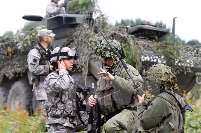 Tuy nhiên, đây không phải là yếu tố đe dọa duy nhất, NATO và Mỹ đang triển khai vũ khí của họ gần biên giới Nga, để có thể thực hiện các cuộc tấn công vào lãnh thổ Nga từ nhiều hướng một cách nhanh chóng và bất ngờ nhất có thể.