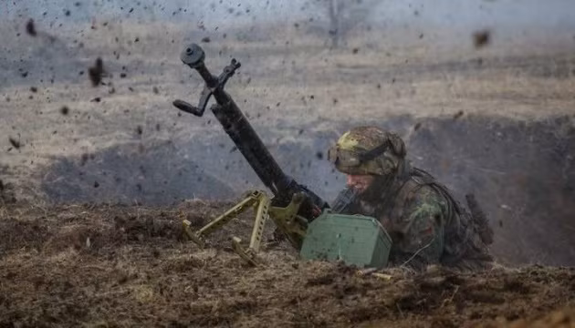 Theo thông tin mới nhất, Quân đội Ukraine đã chọc thủng được một trong những đoạn tuyến phòng thủ của DPR và tiến vào lãnh thổ do DPR kiểm soát trong vài km, chỉ vài giờ trước khi phía Nga phản công.