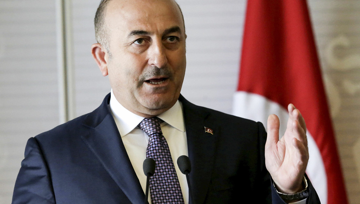 Theo ông Mevlut Cavusoglu, Bộ trưởng Ngoại giao của Thổ Nhĩ Kỳ, trong bối cảnh có nhiều khả năng xảy ra xung đột giữa Nga và Ukraine hoặc với cả NATO, Ankara sẵn sàng hành động vì lợi ích của NATO và Kiev; bất chấp “mối quan hệ toàn diện với Moscow”.