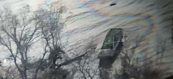 Vài tuần trước, lực lượng đổ bộ của Ukraine đã cố gắng vận chuyển một cặp xe chiến đấu bộ binh sang bờ nam sông Dnepr, nhưng một chiếc bị mắc cạn; chiếc thứ hai mắc kẹt trong bãi bùn ven sông. Sau đó, cả hai chiếc xe đều bị chìm một cách tự nhiên.