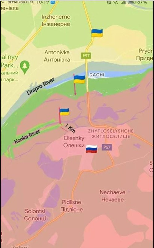 Đồng thời, lực lượng Ukraine thiết lập nguồn cung cấp qua đảo Frolov, trang bị hai cầu vượt nhỏ qua sông Konka (một con sông nhỏ đổ ra sông Dnepr). Hỏa lực liên tục của pháo binh Ukraine từ bờ phải và súng cối từ khu vực ven sông, yểm trợ cho quân Ukraine thường xuyên luân chuyển và bổ sung tiếp tế. 